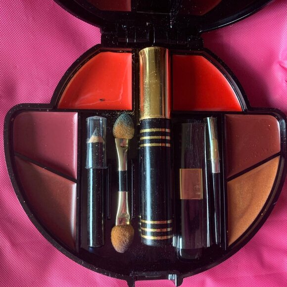 Women's makeup/lashes/mirror beauty set - Picture 4 of 8